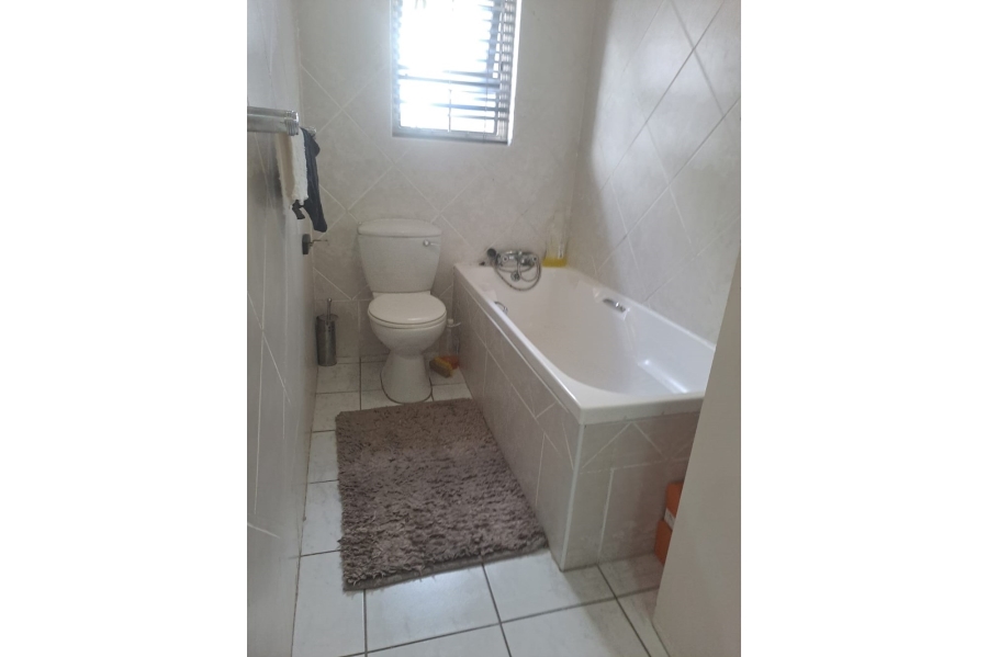 To Let 3 Bedroom Property for Rent in Abbotsford Eastern Cape